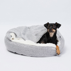 Лежак закрытый с кармашком для собак и кошек, 68х14 см, серый