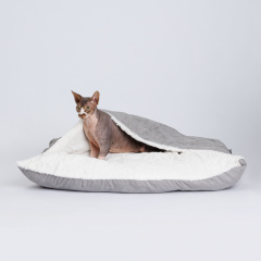 Лежак закрытый для собак и кошек, 70х100 см, серый