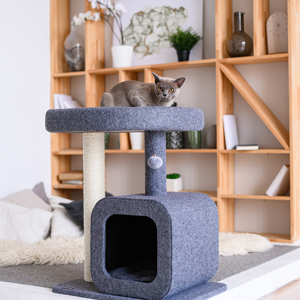 Petmax Дом-когтеточка (60х40х70 см) с площадкой для кошек, серая