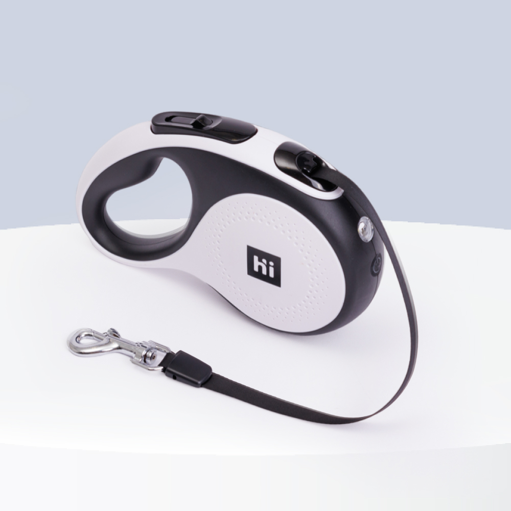 HiPet Рулетка со встроенным Led фонарем USB для собак, M, 5 м, 30 кг, черно-белая